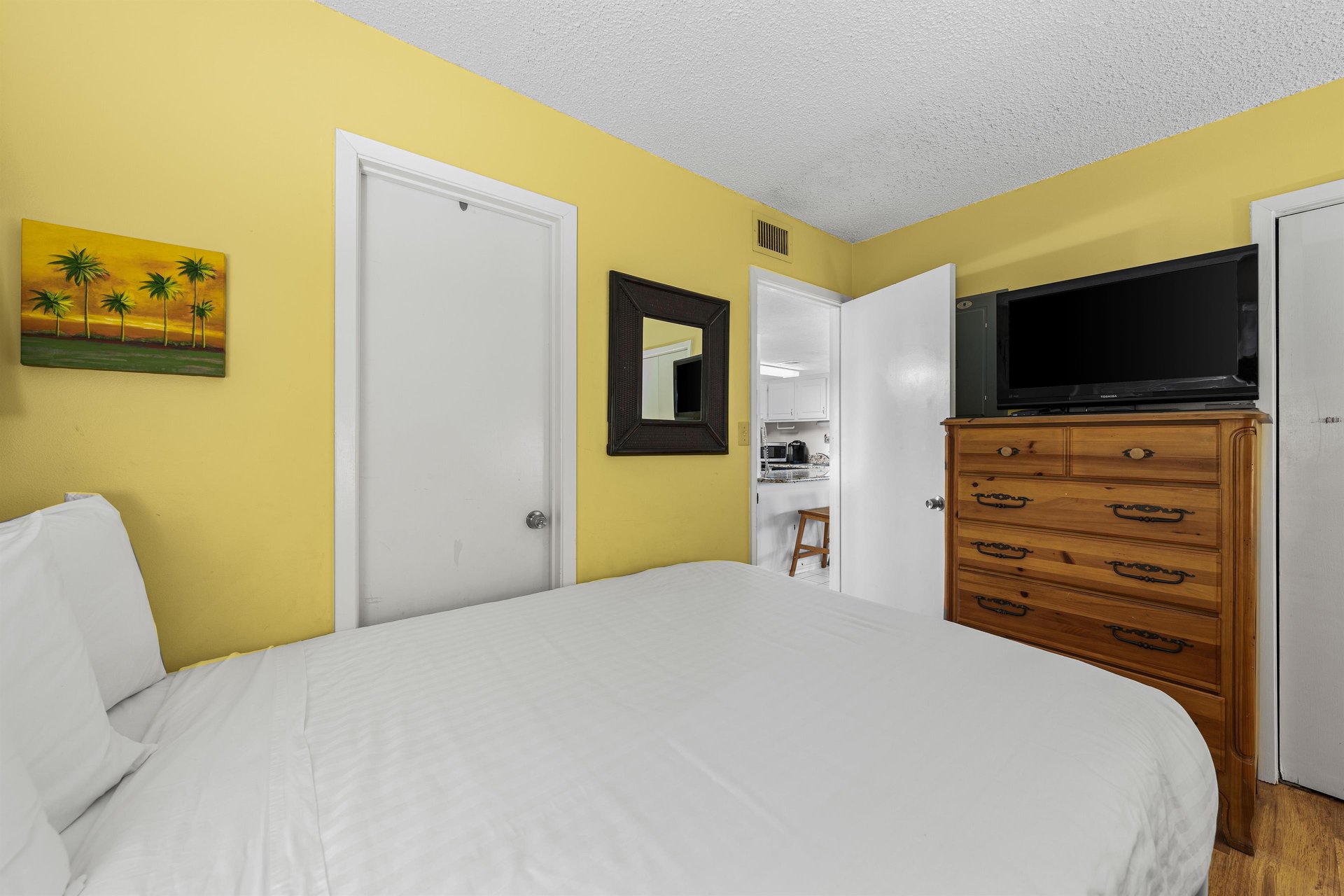 HSRC Guest Bedroom With 32 TV