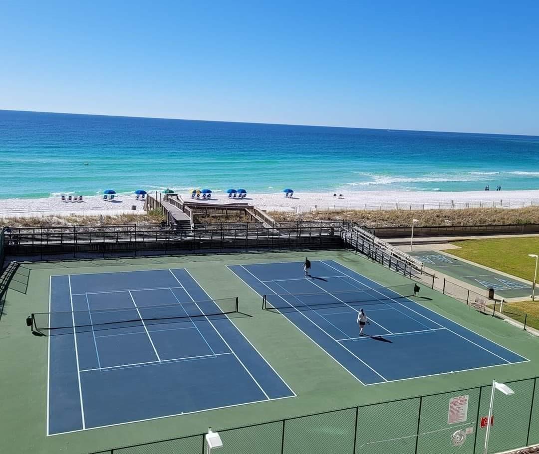 HSRC TennisPickleball Courts