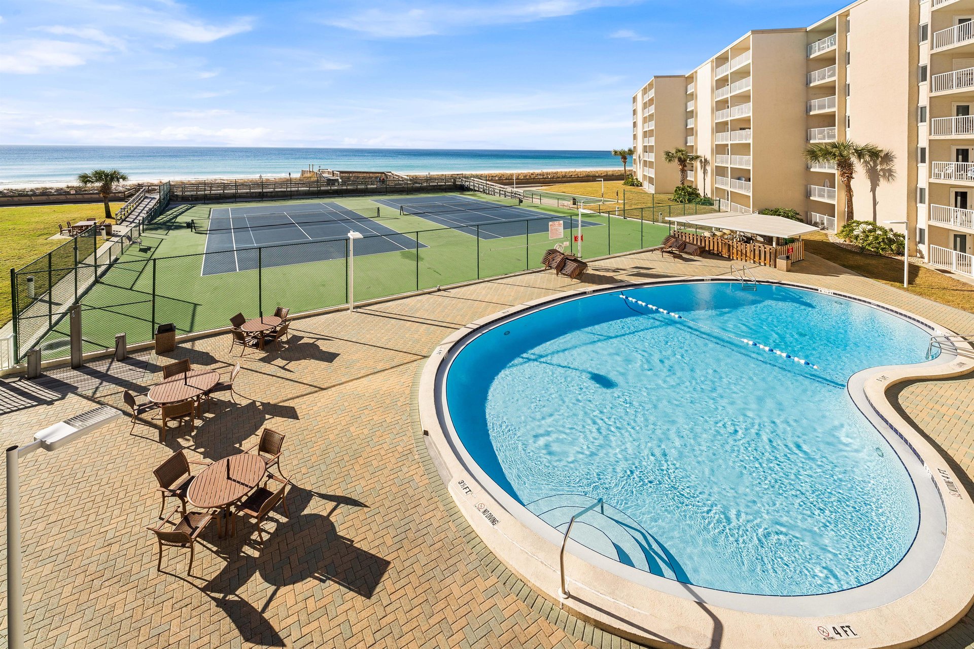 Holiday Surf and Racquet Unit 316 27