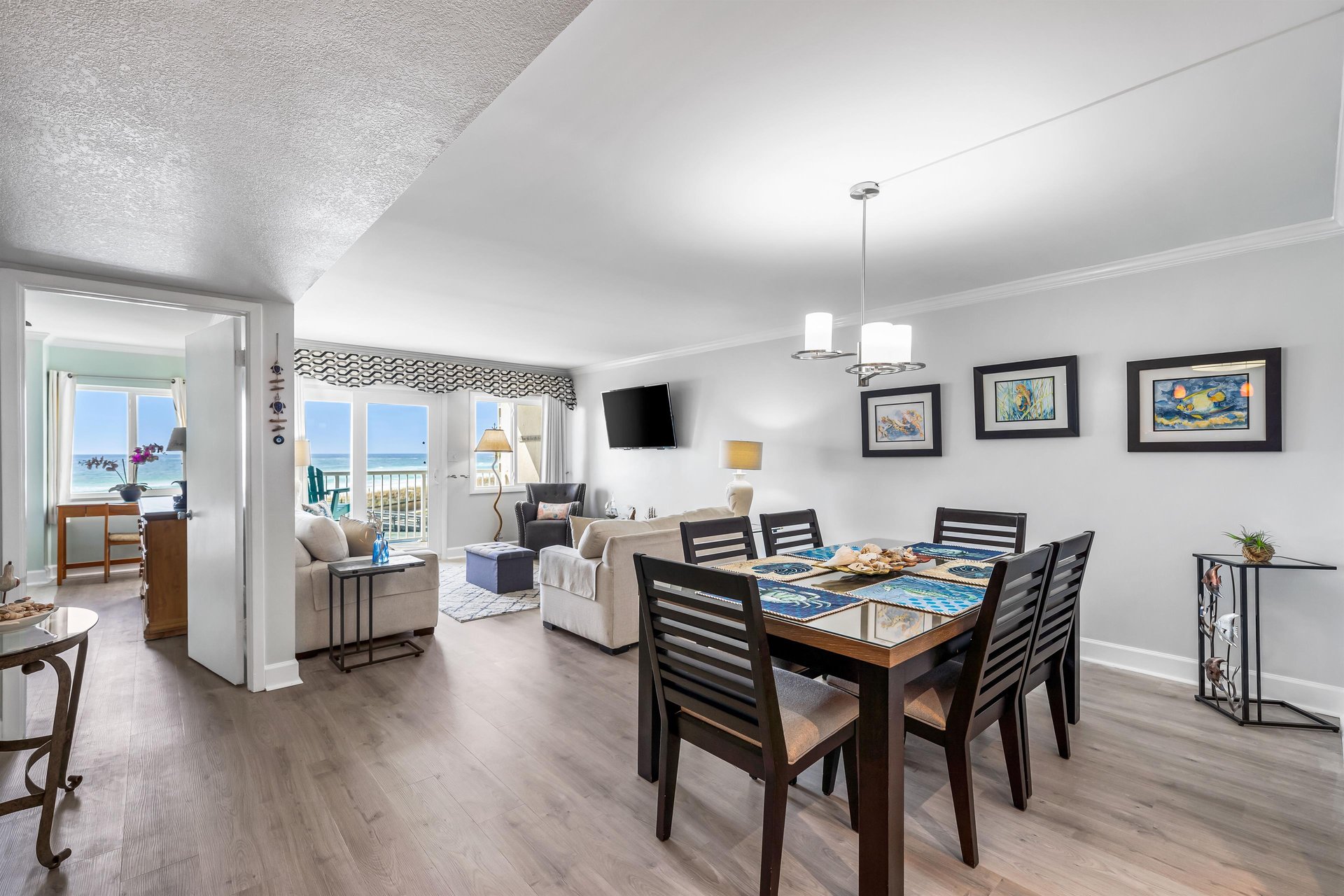 Holiday Surf and Racquet Unit 320 8