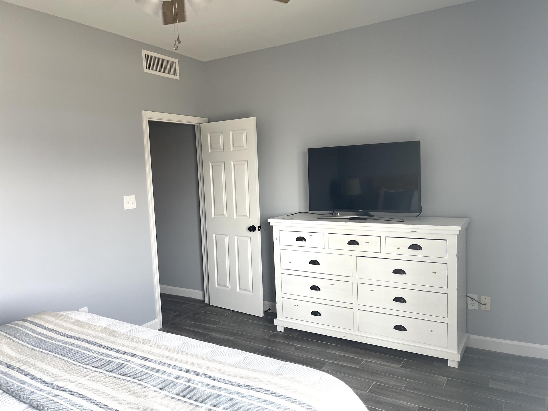 Hypnautic East  Pet Friendly 15