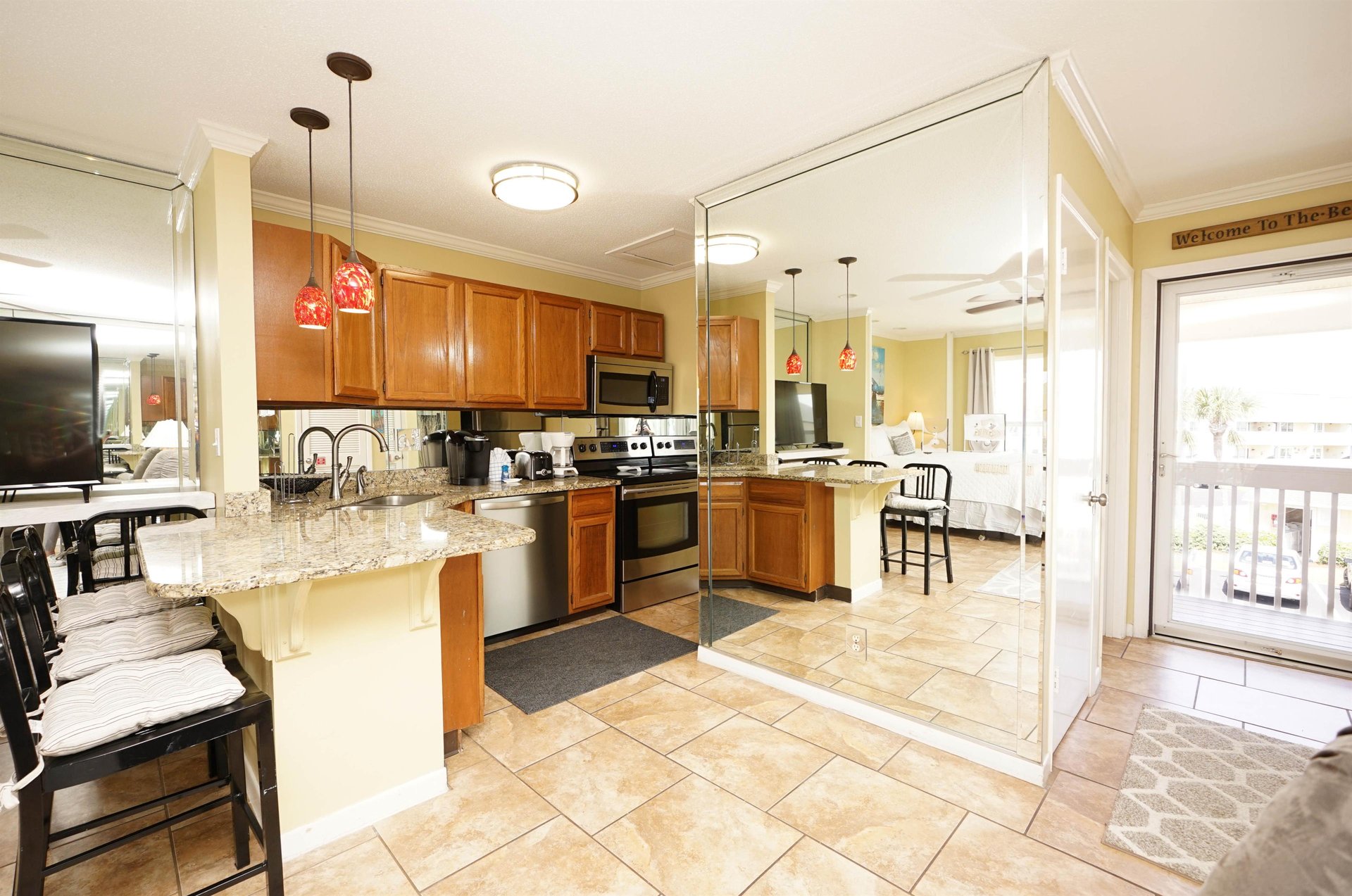Full kitchen