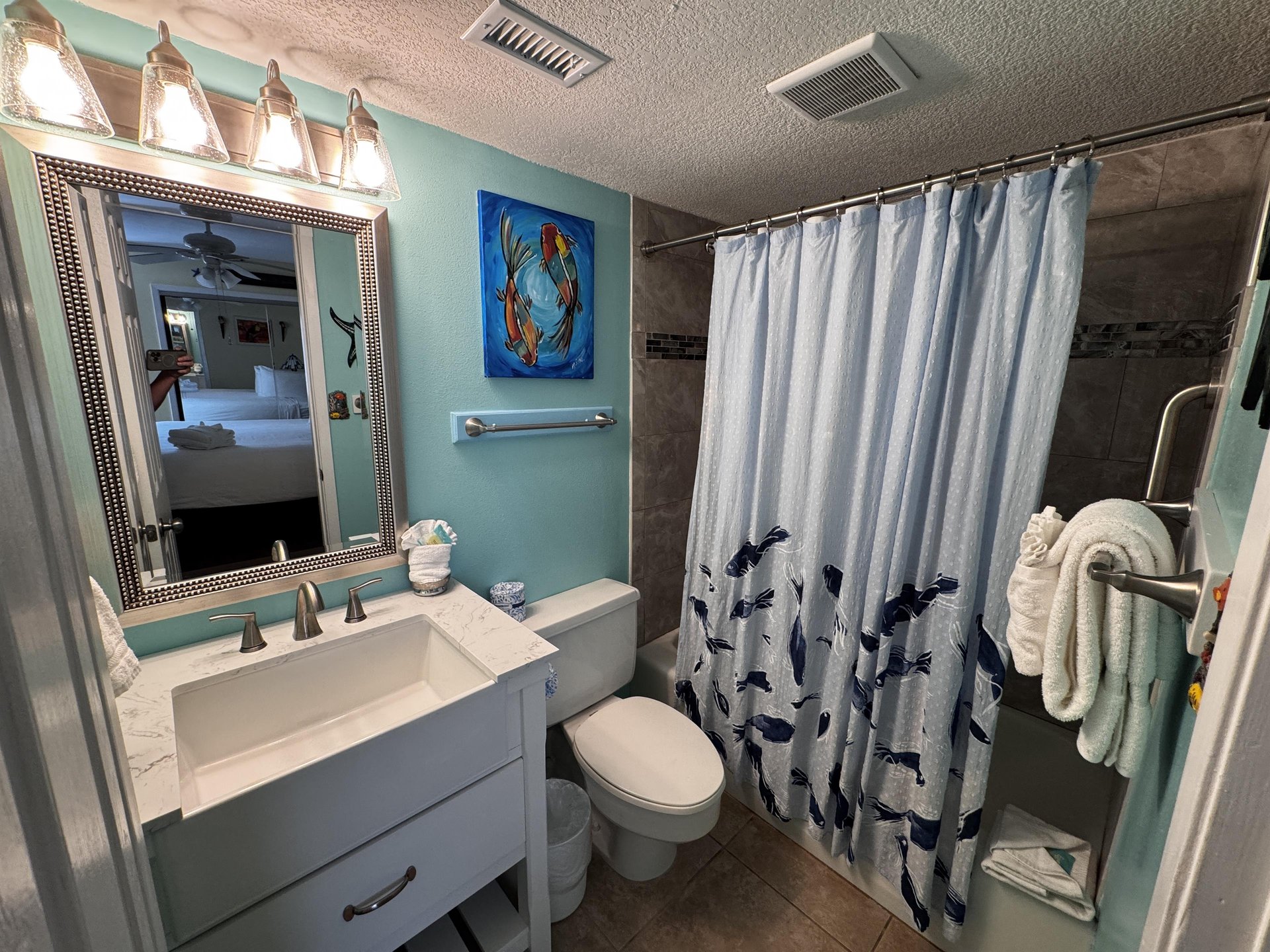 HSRC Master Bathroom With TubShower Combo