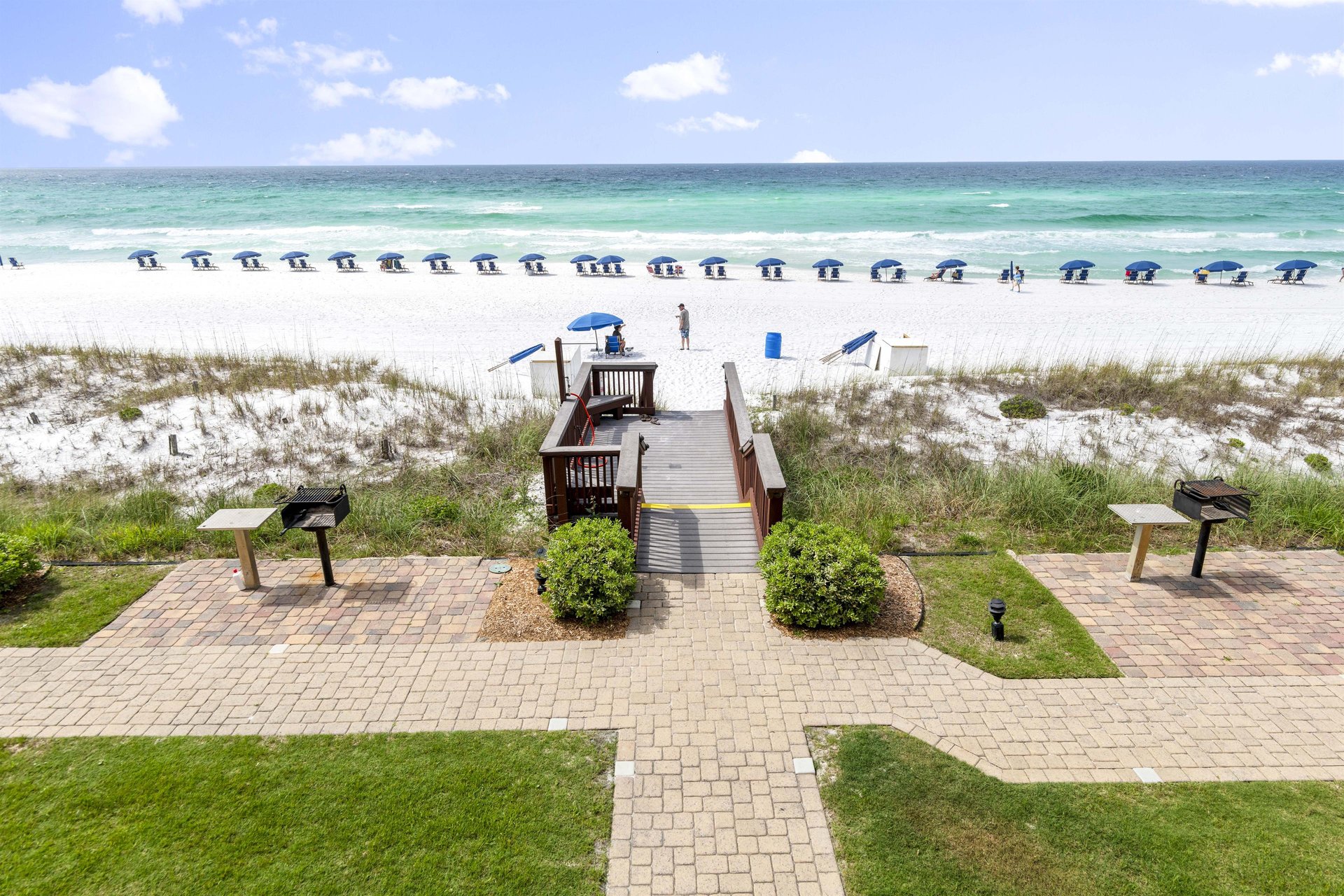 854072