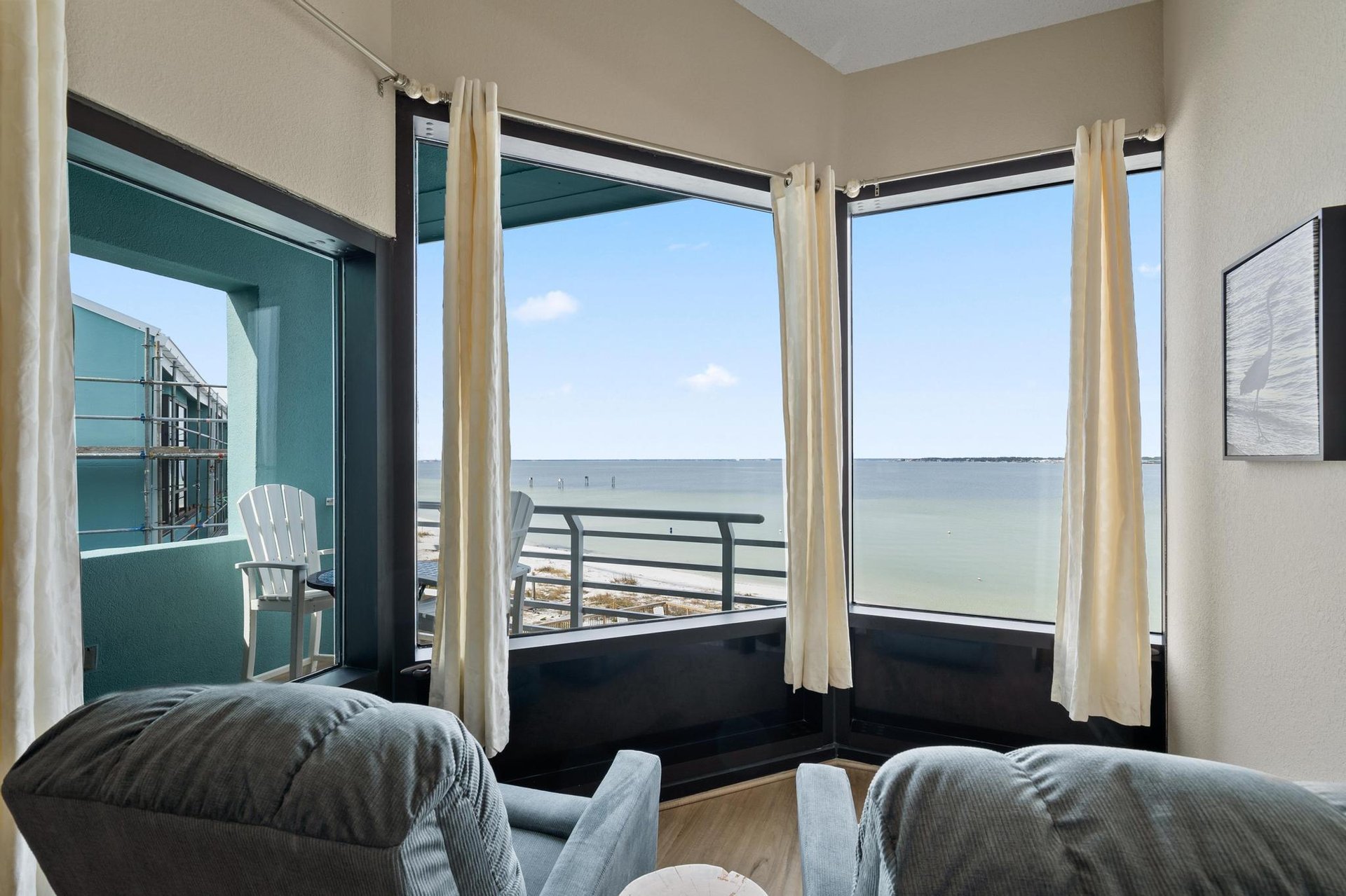 Palm Beach Club 217 2