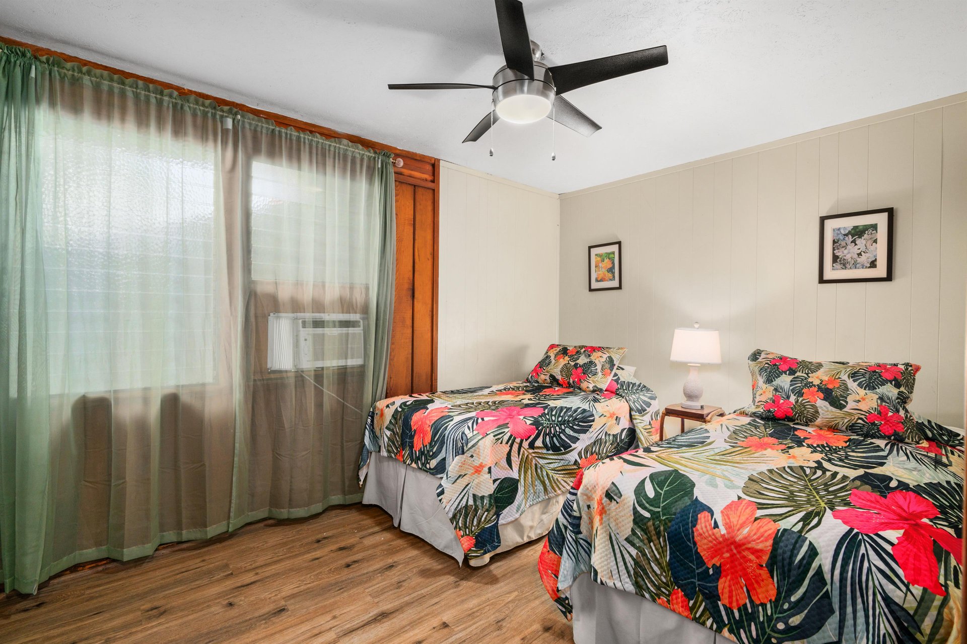 Second bedroom has two twin size beds