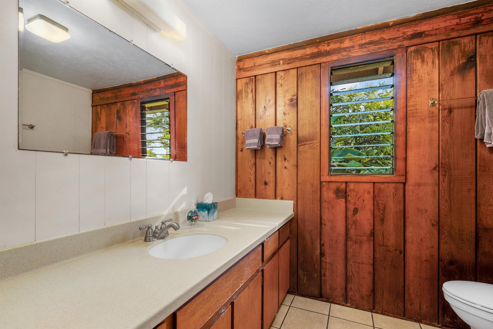 Full size bathroom