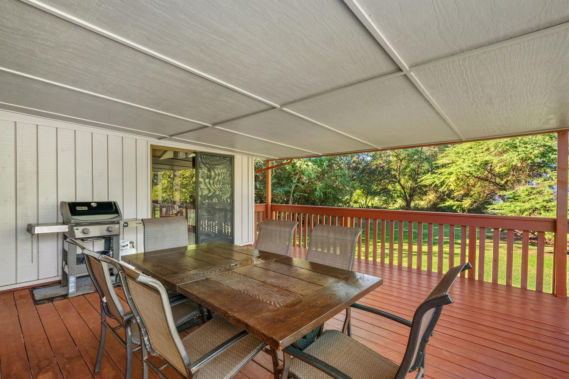 Lanai has BBQ grill
