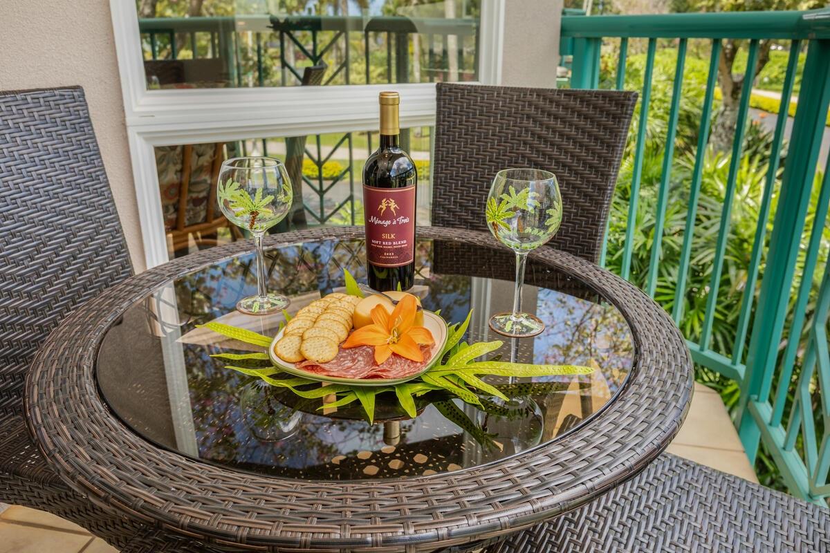 Lanai Table