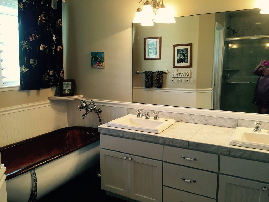 Upstairs Bath with tub and separate shower