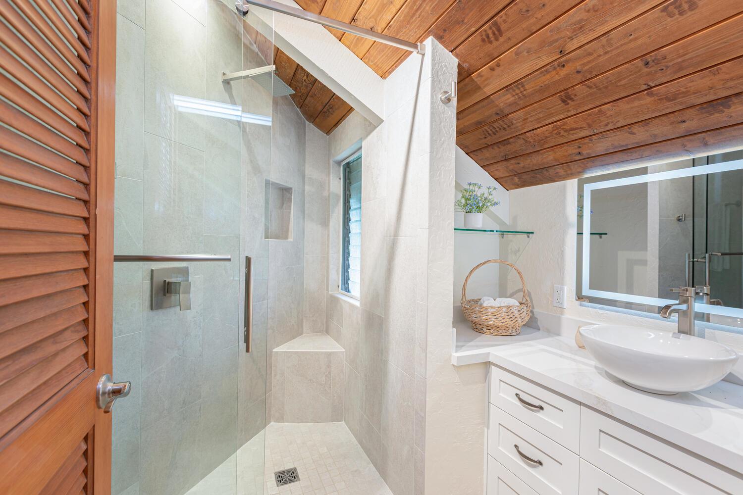 Upstairs loft area bathroom