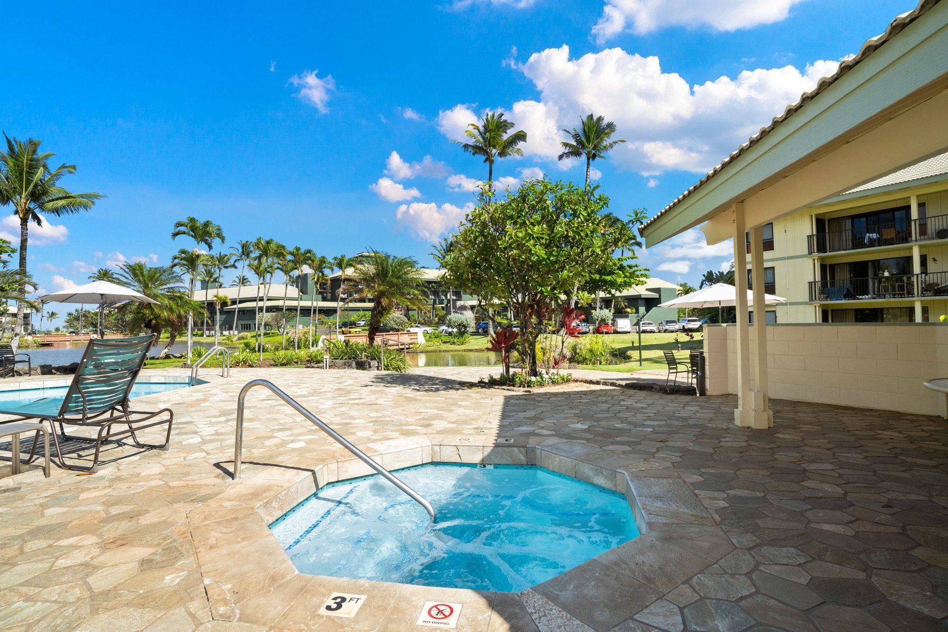 Kauai Beach Villas hot tub