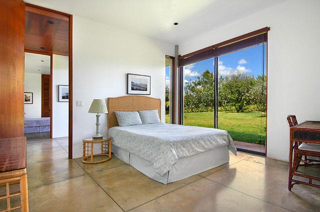 Guest bedroom  steps from the wonderful outdoor shower