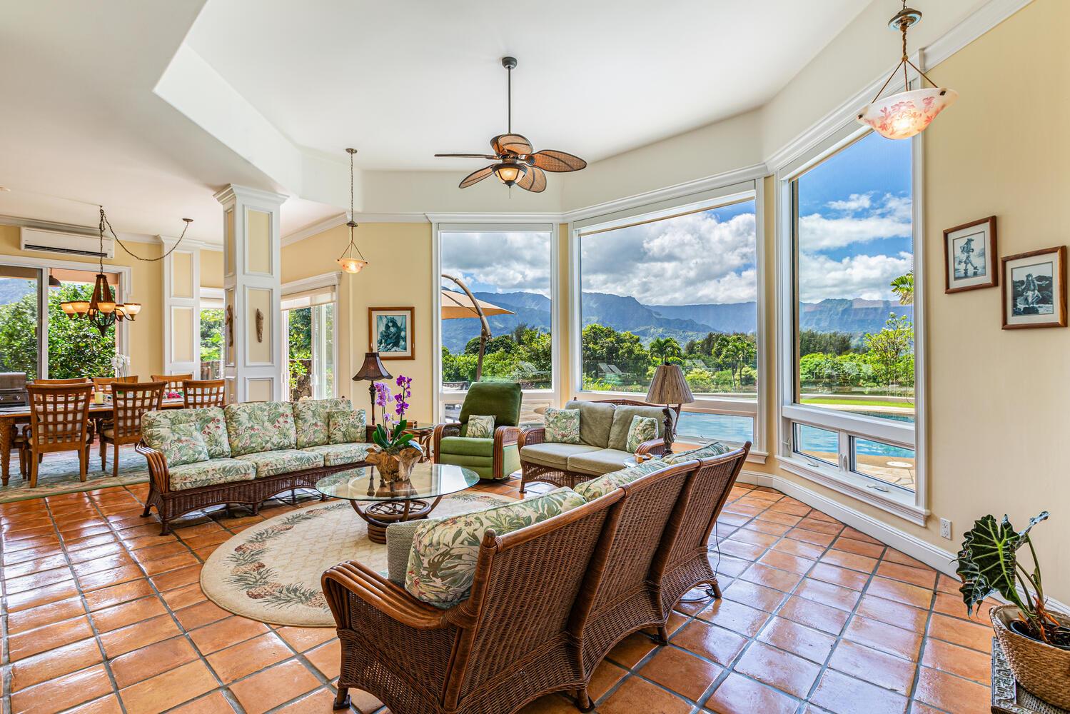 Large bay windows to enjoy the gorgeous views