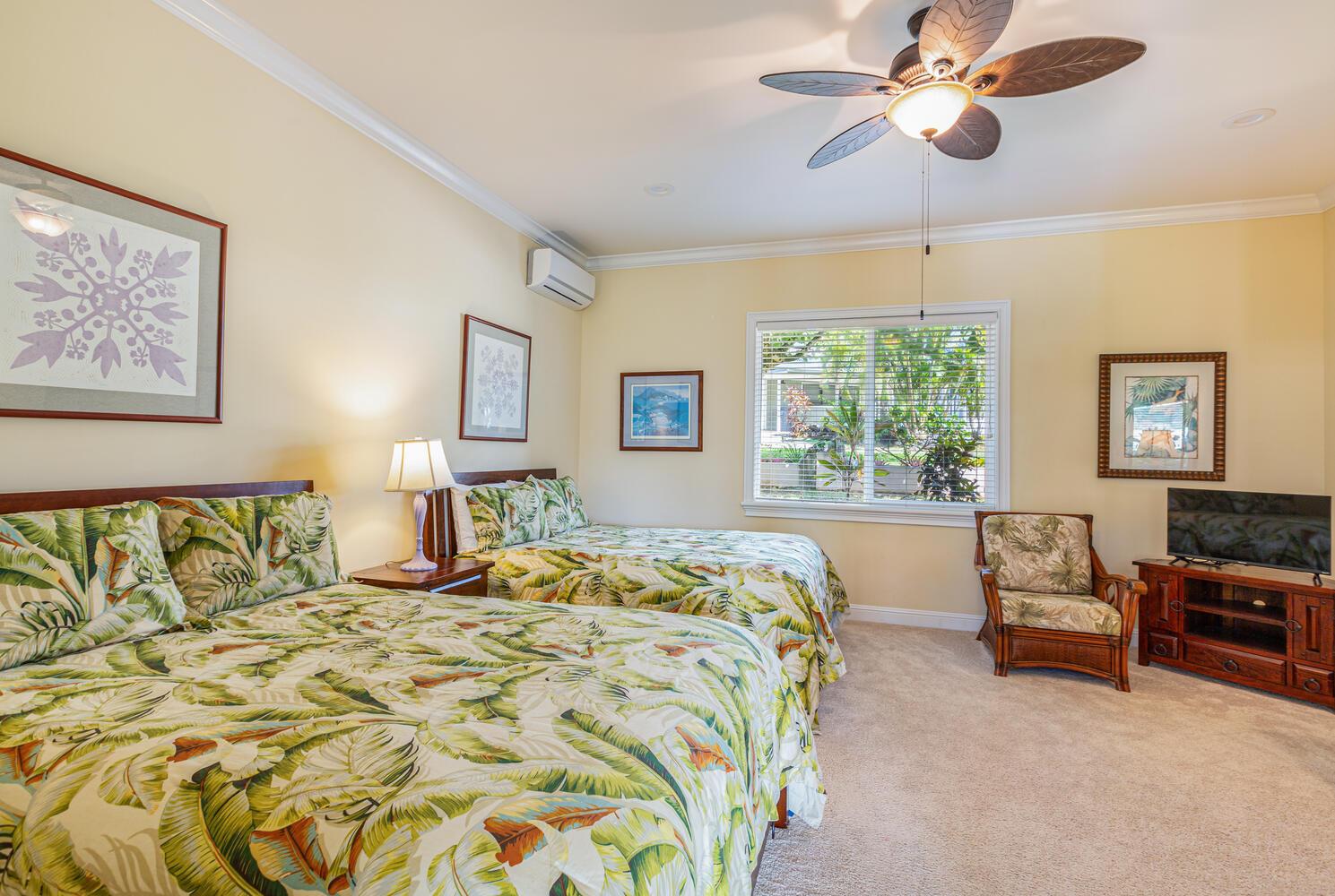 4th bedroom downstairs with two Queen beds