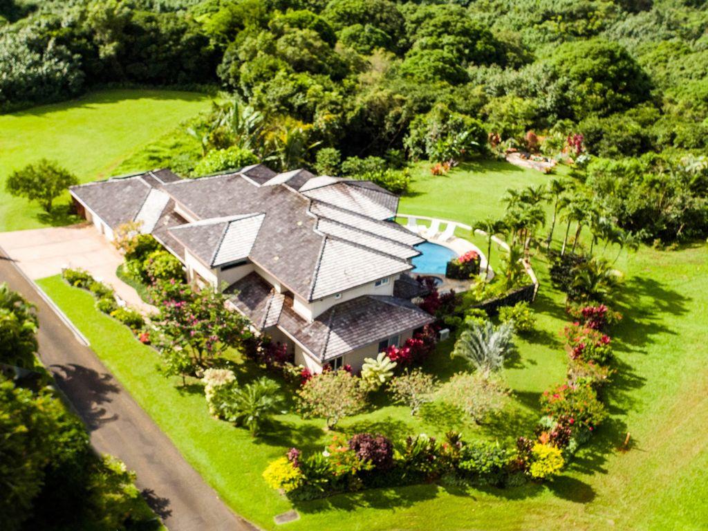 Serene Hululani from above  Pool deck adds 2000 sq.