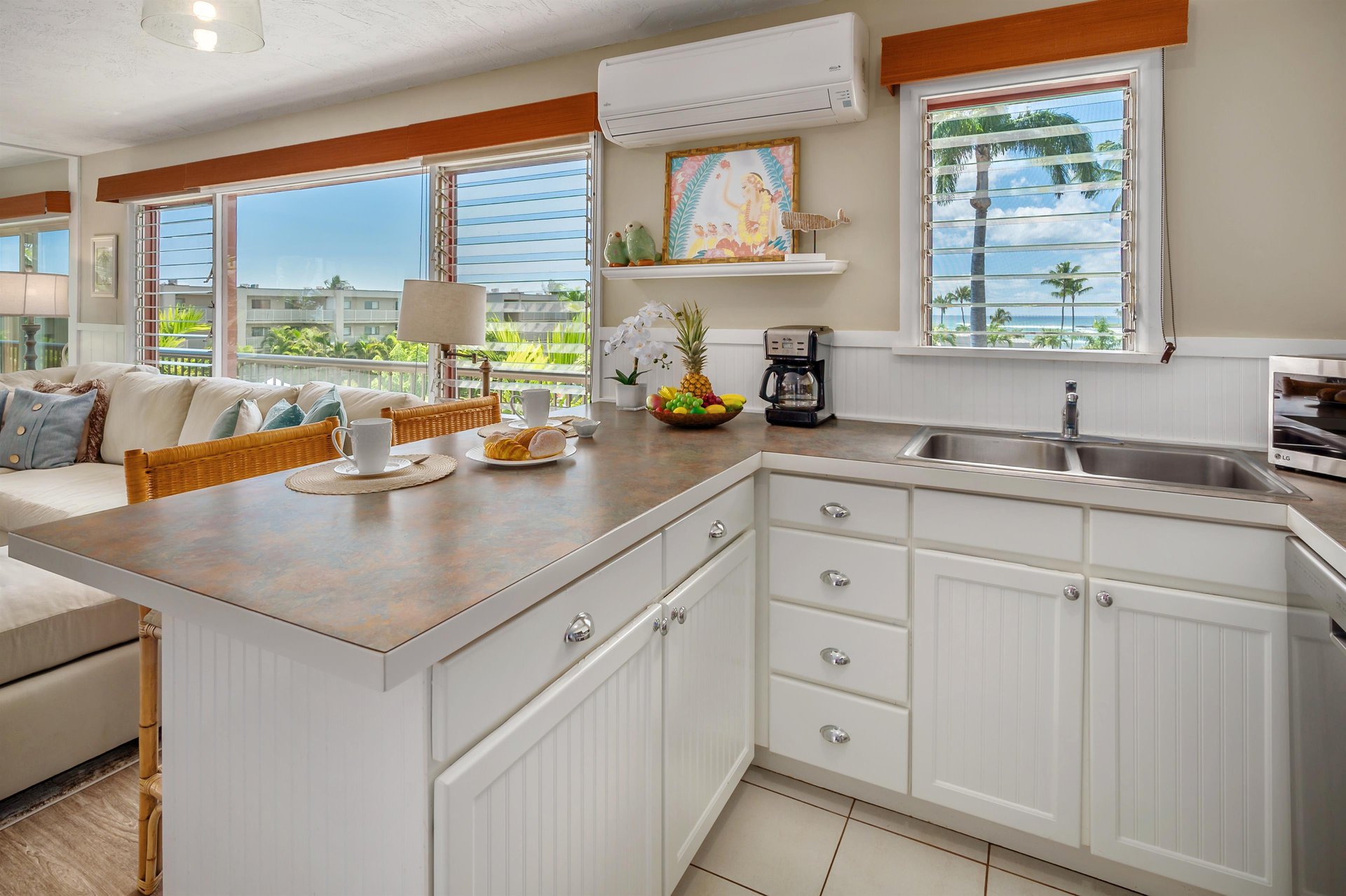 Prepare meals and be pleased by the ocean views