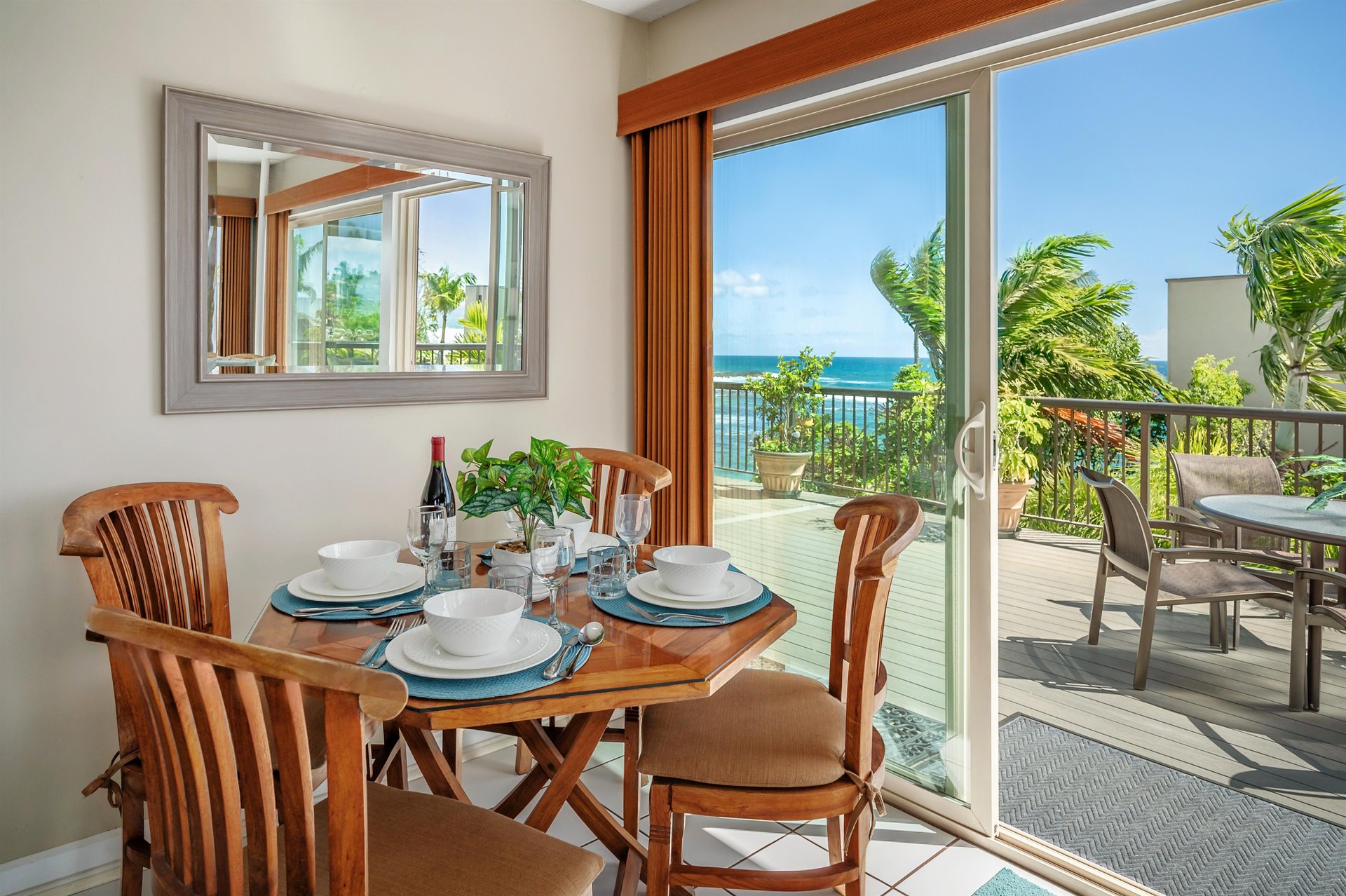 Enjoy family meals indoors or outside on the lanai