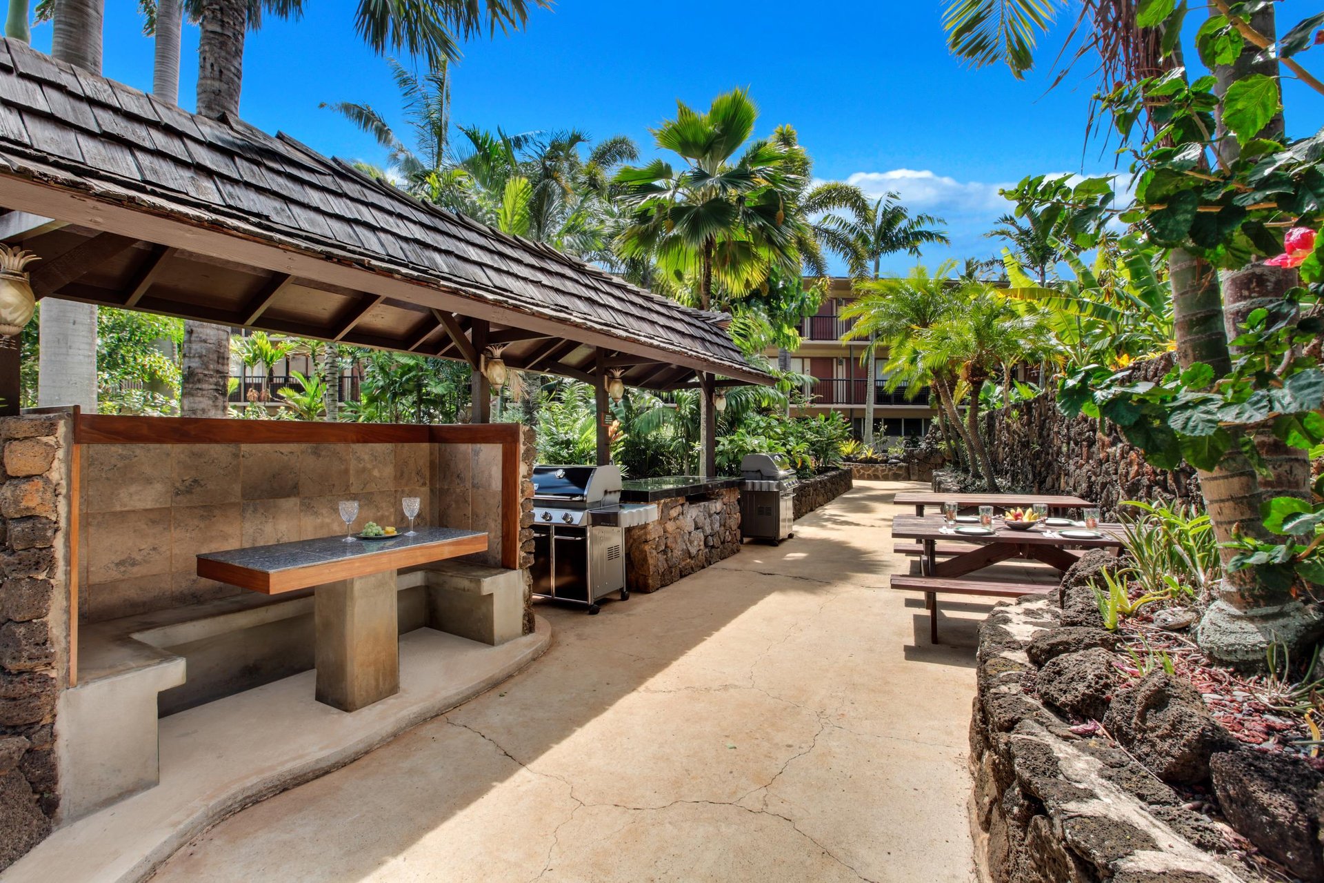 Prince Kuhio BBQ area