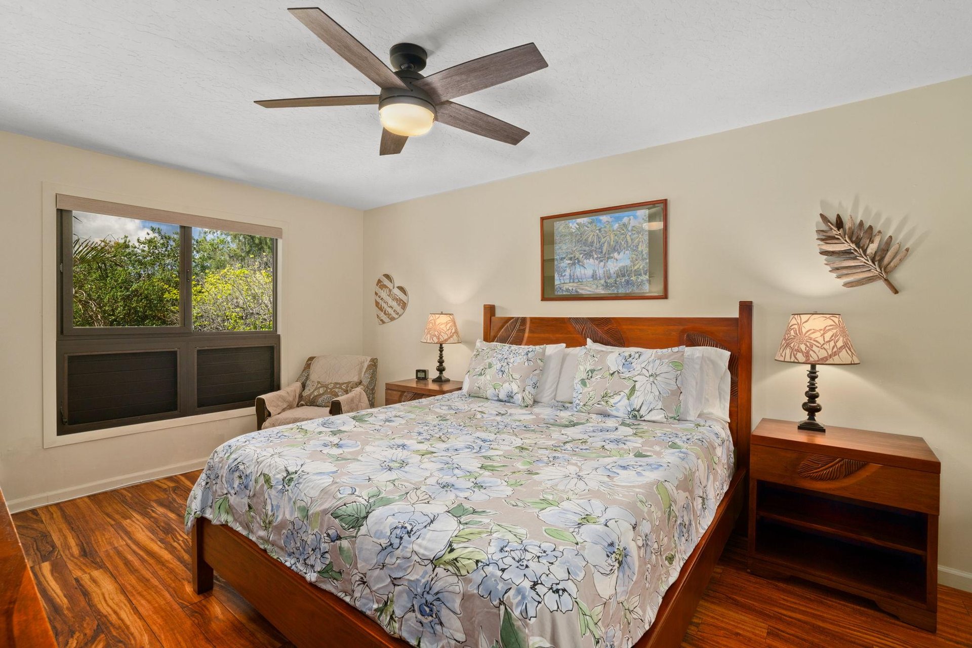 Bedroom with King bed