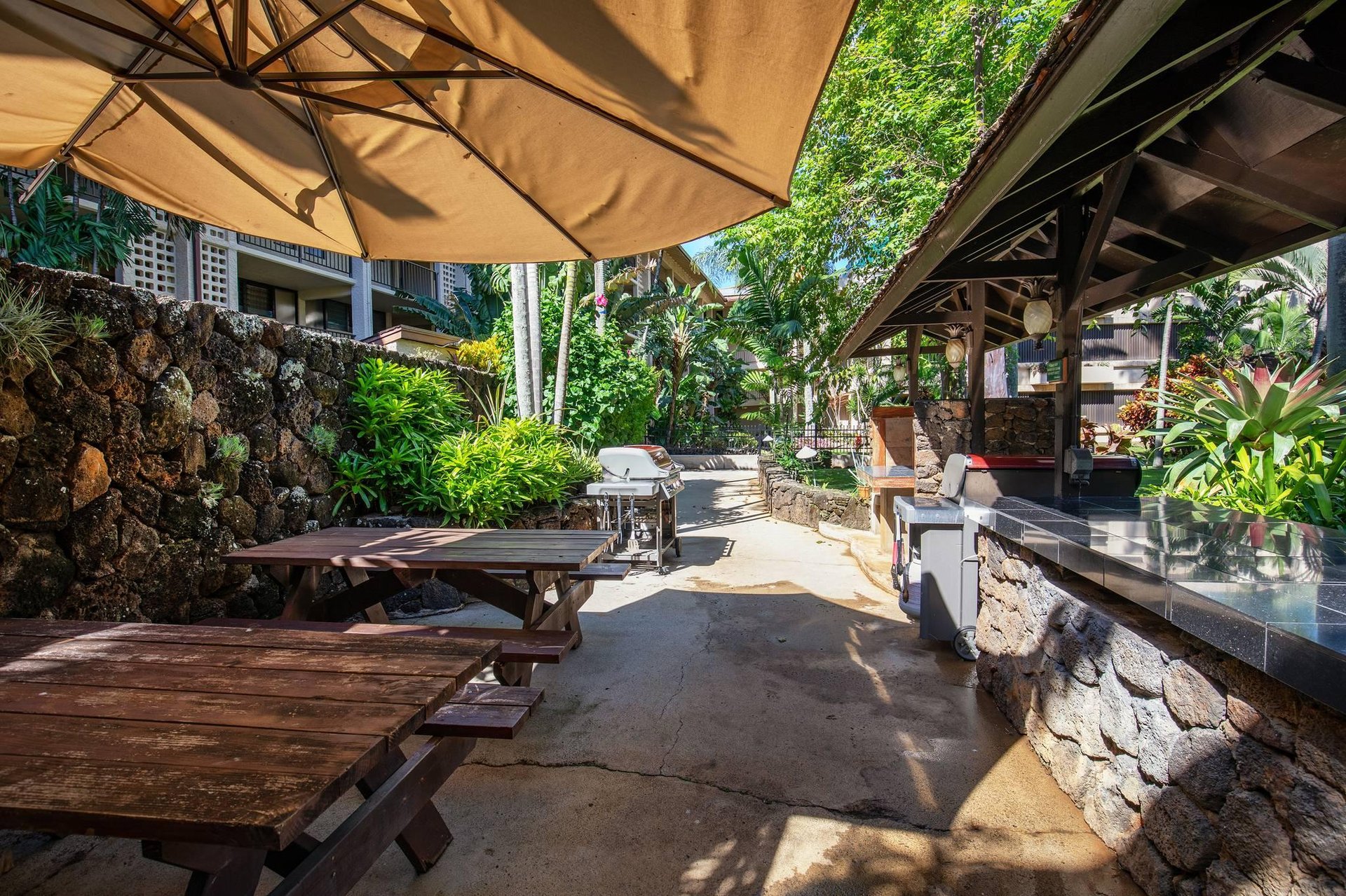 Prince Kuhio BBQ area is spacious with picnic tables