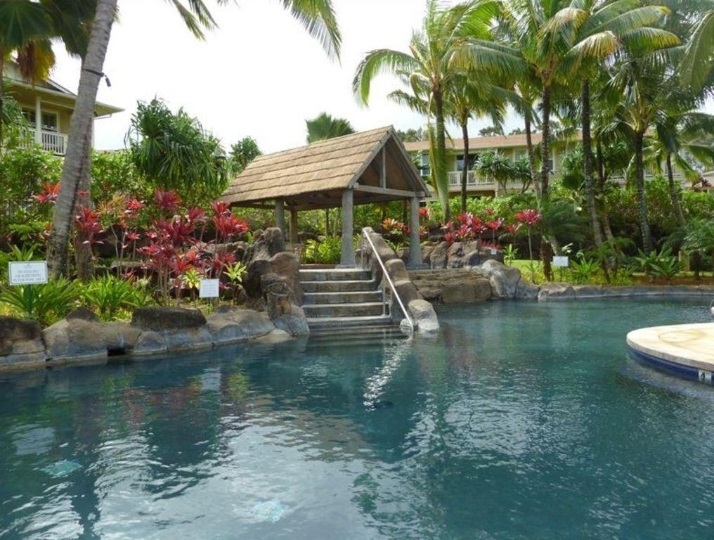 Upper and lower pool area