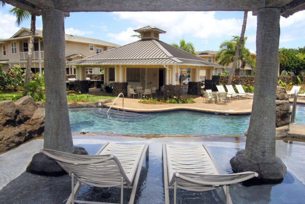 Upper shaded pool area