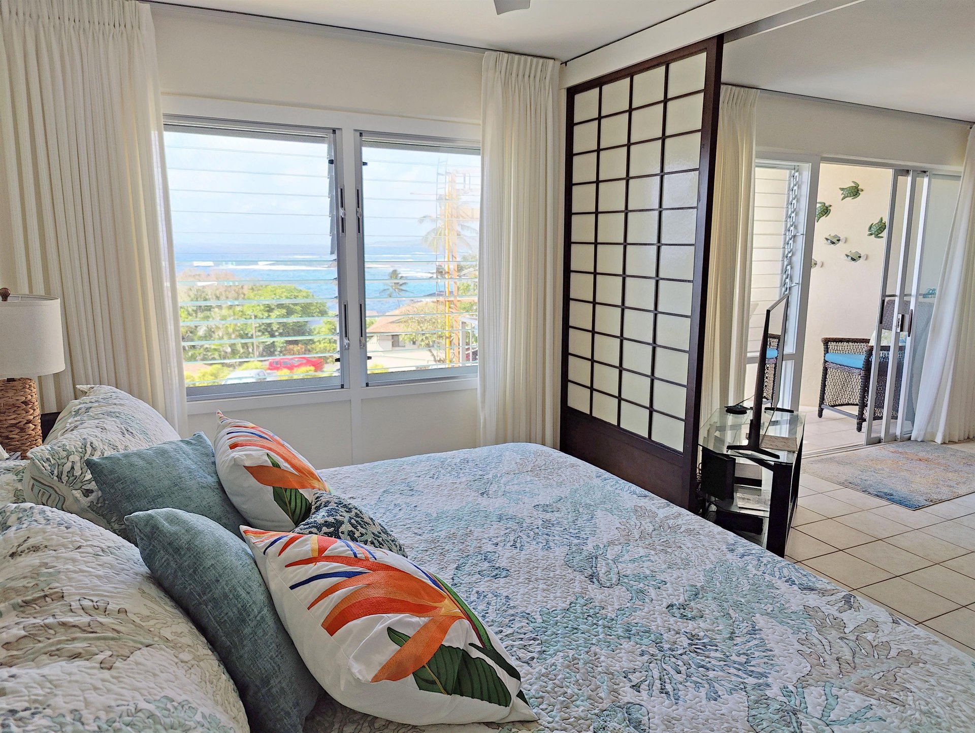Sliding shoji screens provide privacy