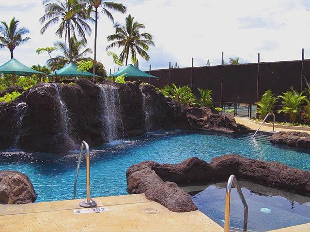 The Cliffs Pool