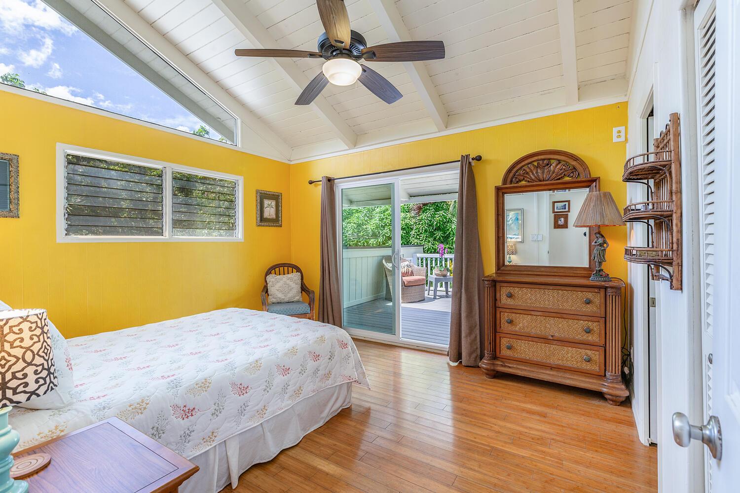 Bedroom 2 with Queen bed
