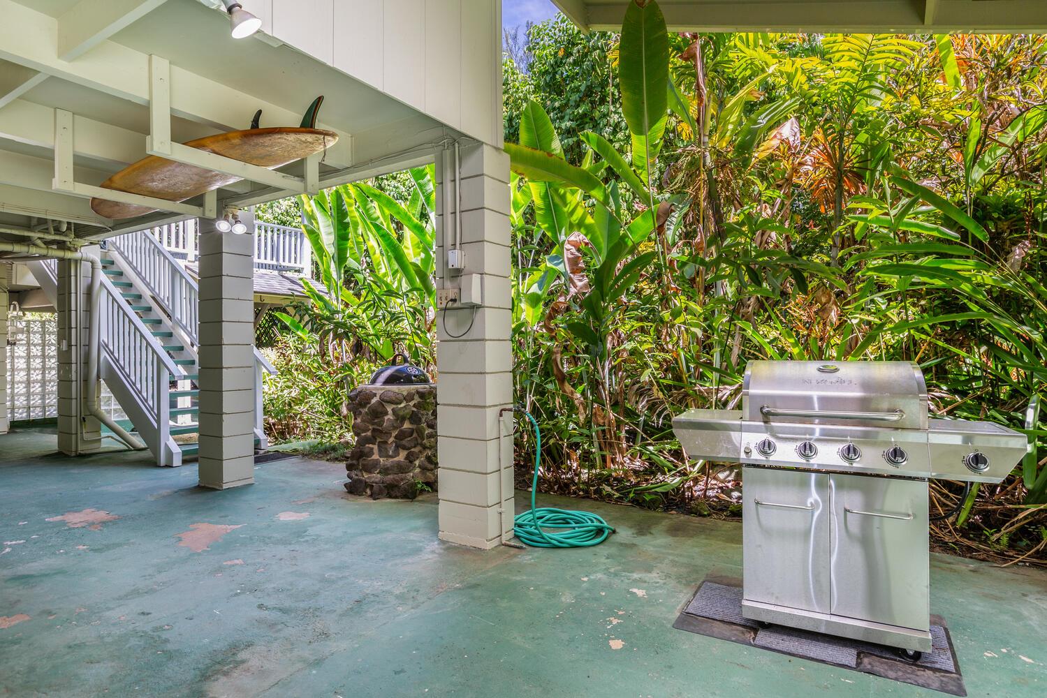 Enjoy a hawaiian BBQ on back patio