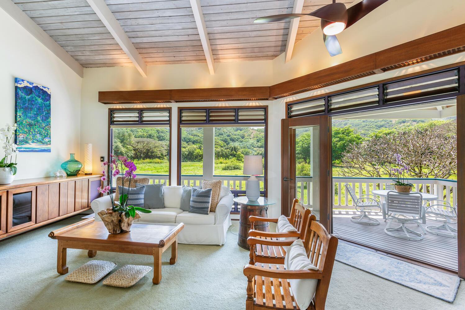 Living area  lanai