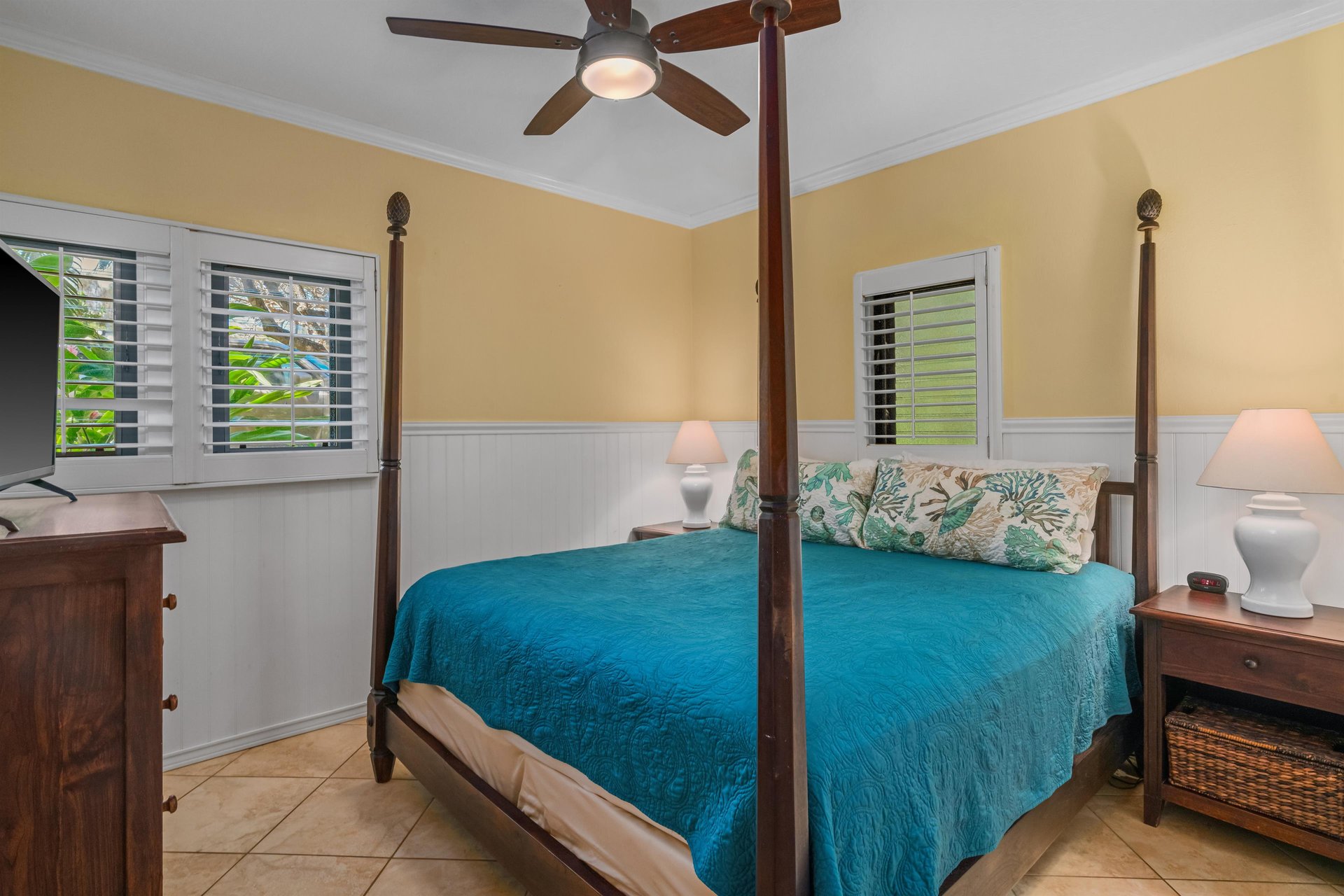 Master bedroom with King bed