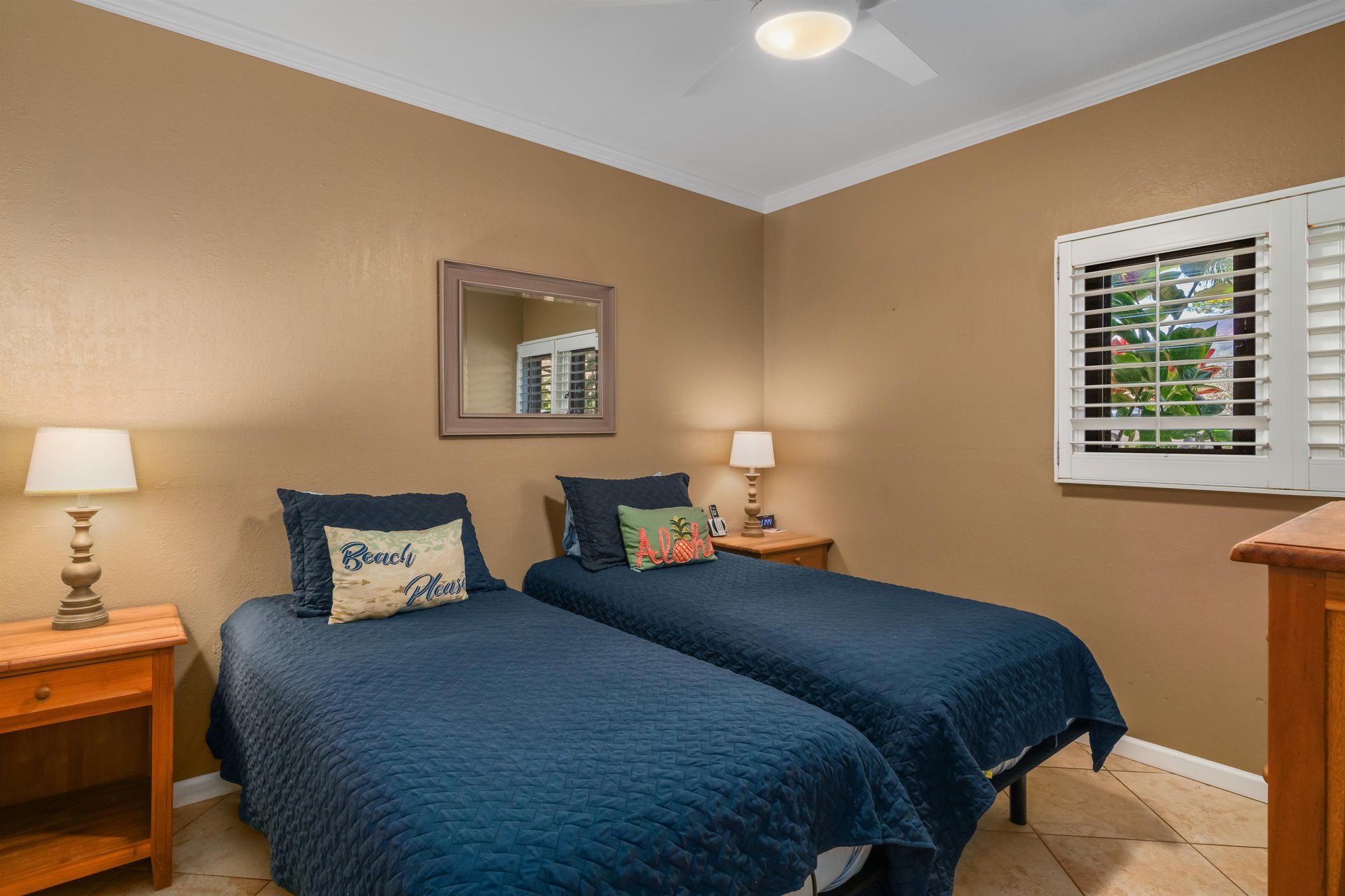Bedroom 2 ... Twin beds can be made into a King for an additiona