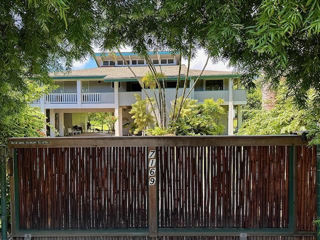 Gate entrance to Kolohala