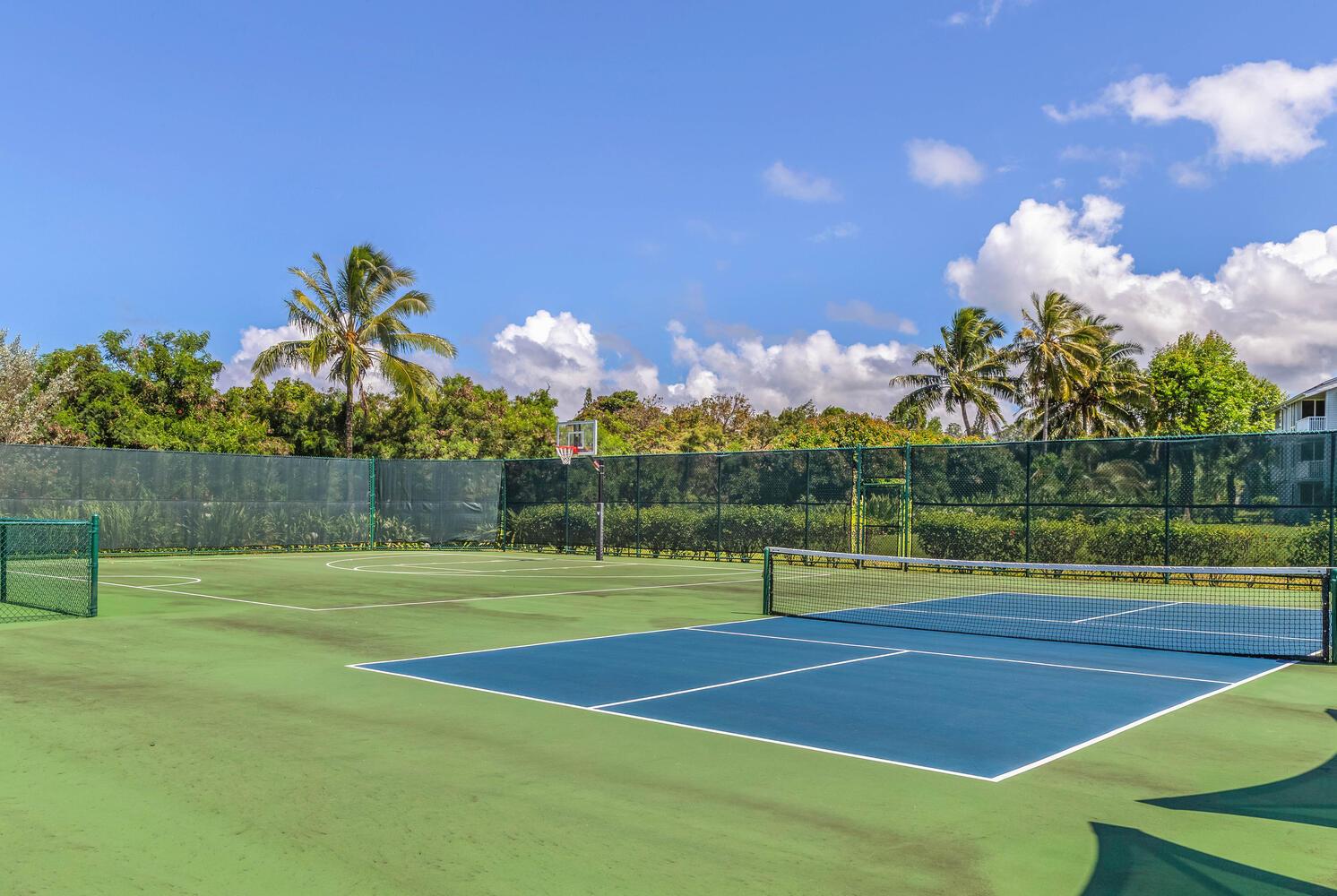 The Cliffs pickle ball and basket ball courts