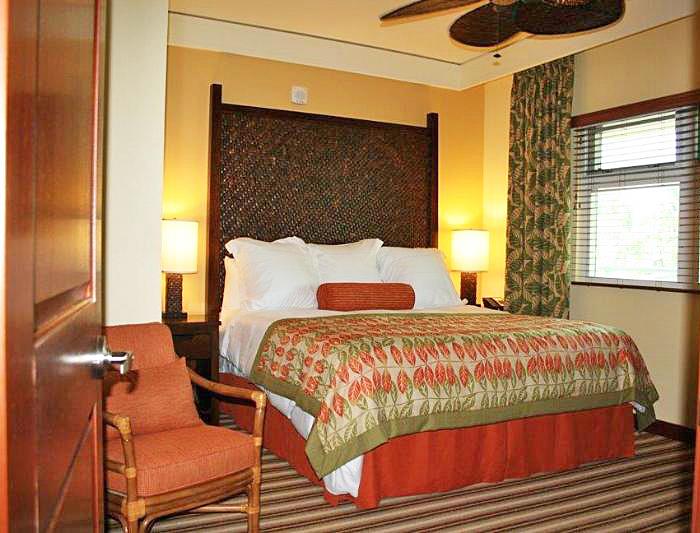 2nd bedroom with full bath, TV and view of Kauai Lagoons
