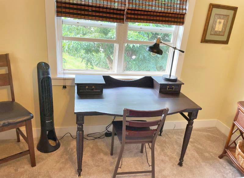 Work Station in 2nd bedroom perfect for remote work