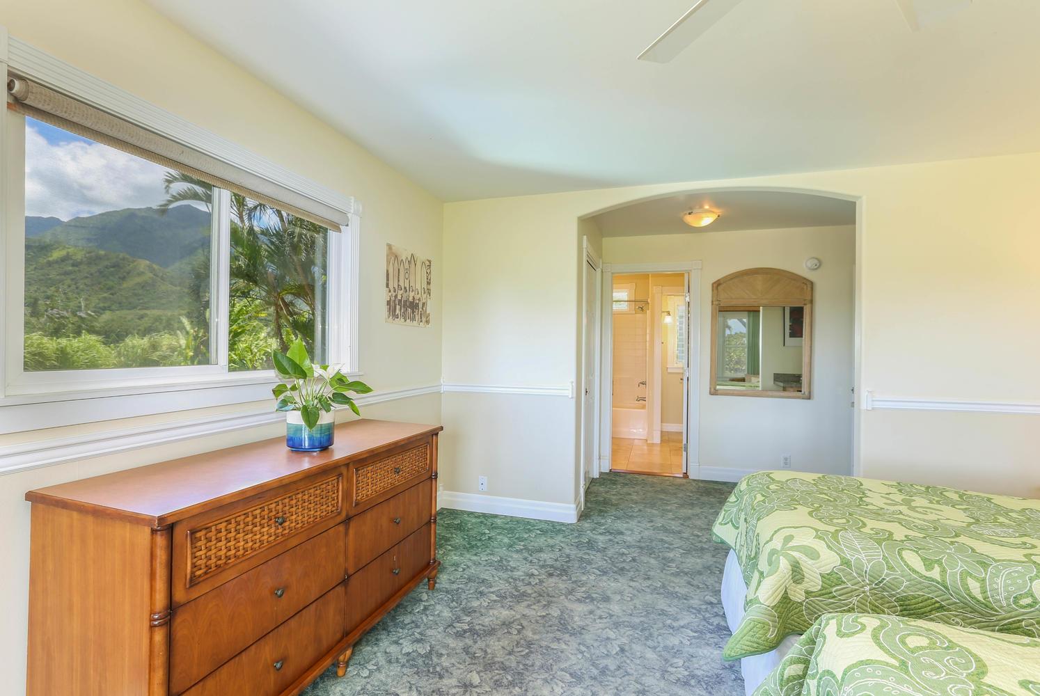 Downstairs guest room, twins can be made into a King bed