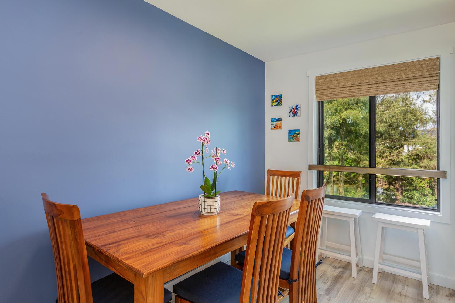 Dining area for four