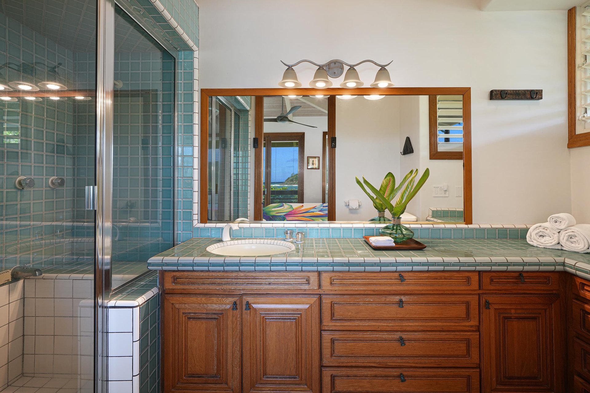 Second master ensuite bathroom