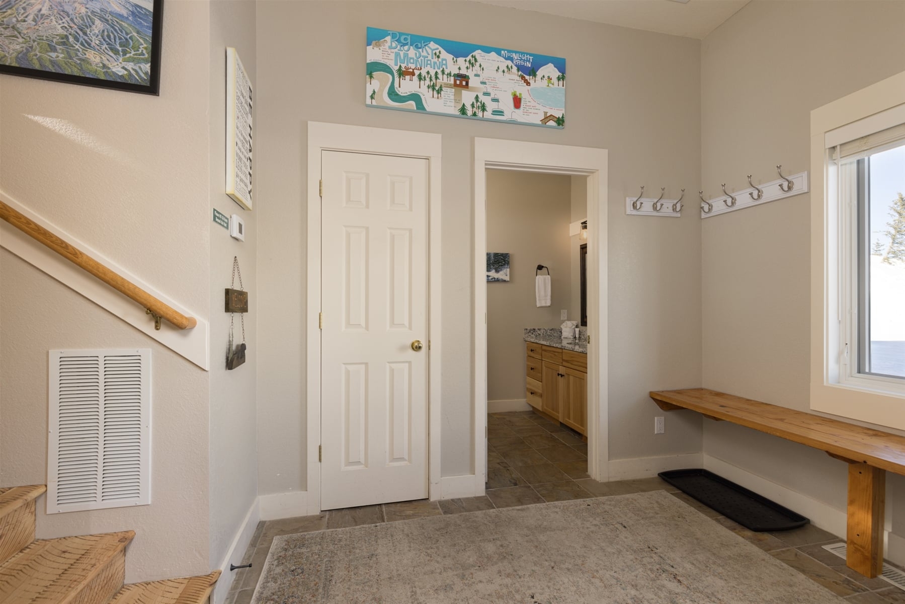 7045 Indoor_wall_floor