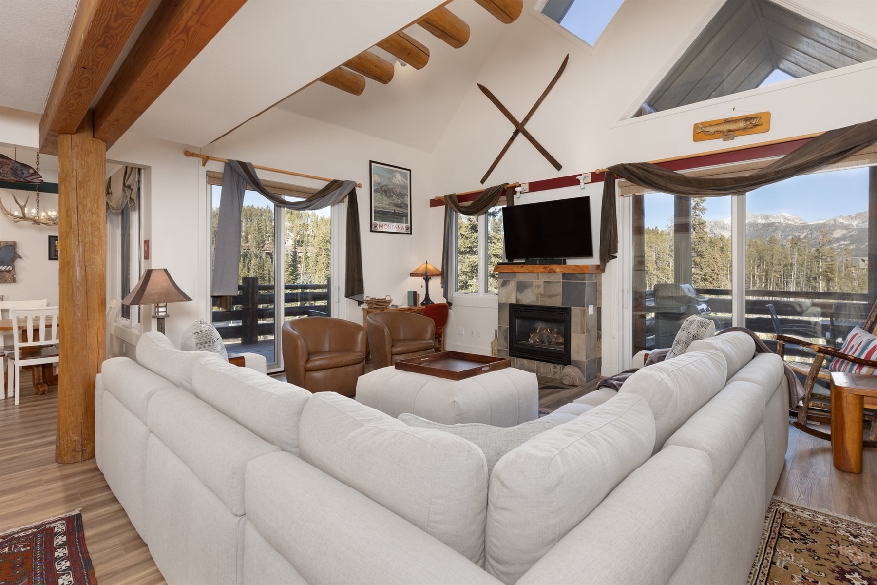 7059 Indoor_sofa_room
