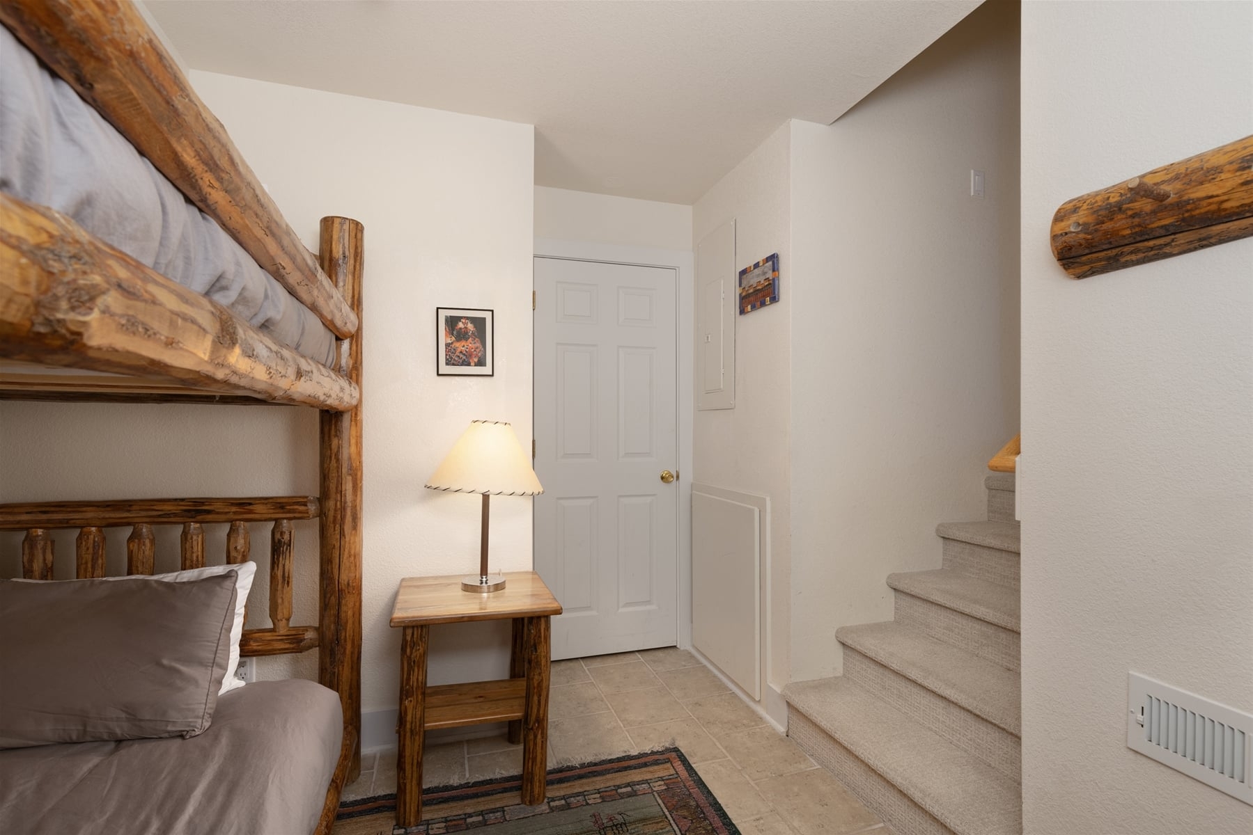 7085 Indoor_wall_floor