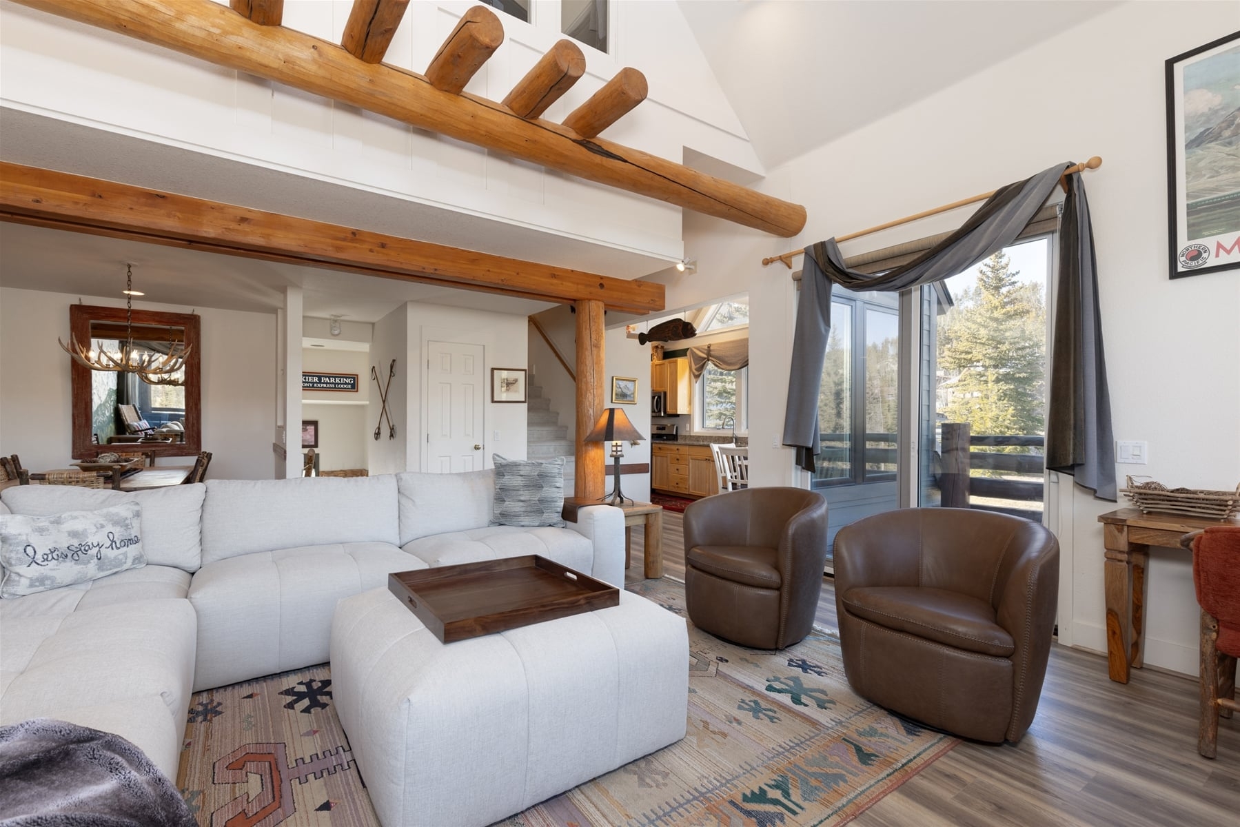 7333 Indoor_wall_room