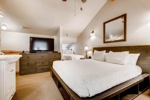 Spacious loft bedroom king bed twin bed  ParkCityLodging_PowderPointe303B_Loft1