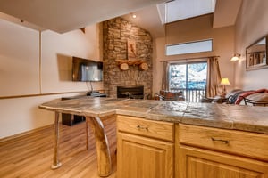 Counter seating 4, mountain views  Park City LodgingPowder Pointe 303B