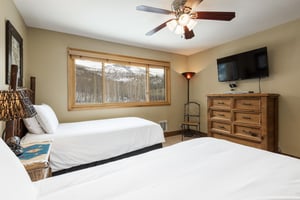 Guest bedroom with two twin beds
