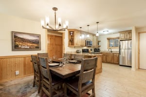 Dining area with seating for 6