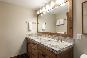 Ensuite main bathroom